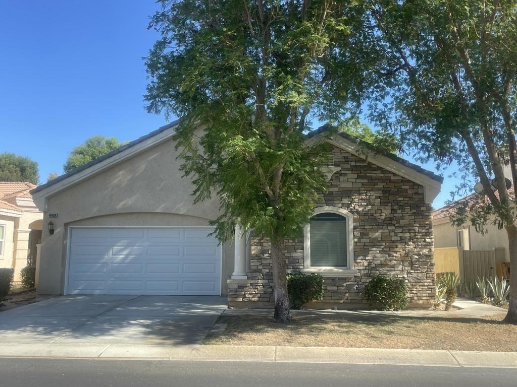 49634 Wayne Street - Photo 0