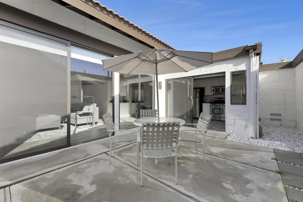 2545 Miramonte Circle W - Photo 17