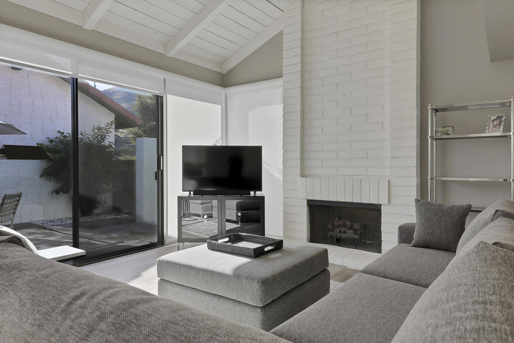 2545 Miramonte Circle W - Photo 4