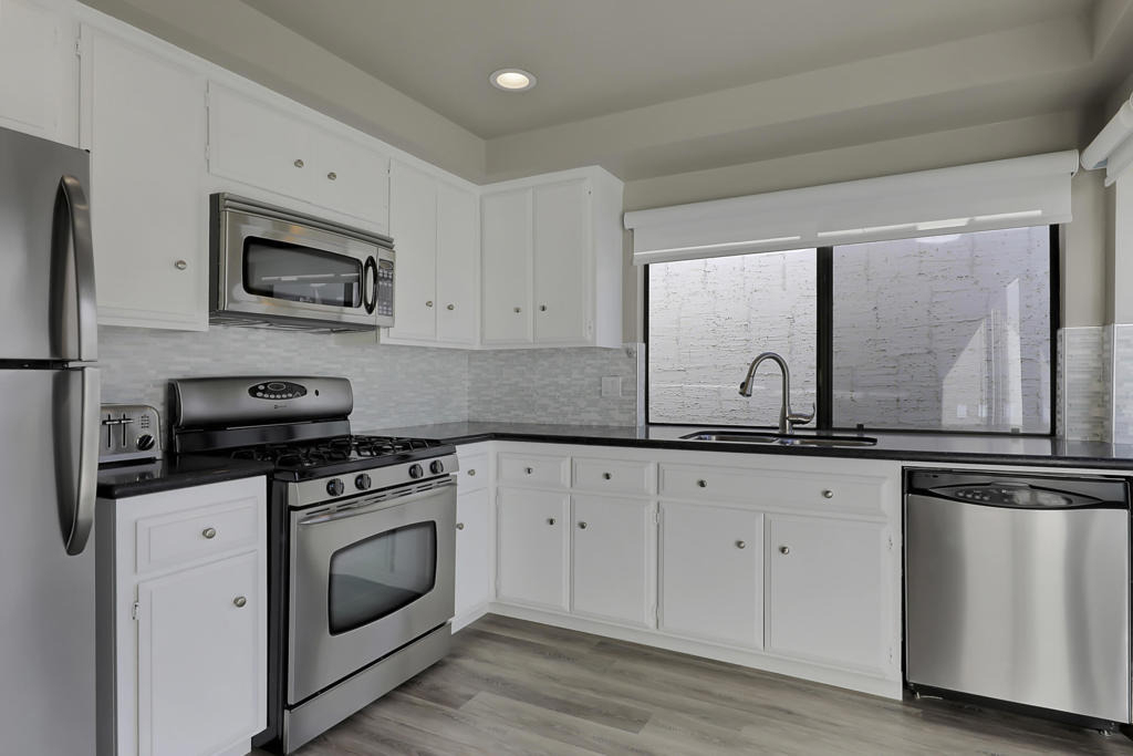 2545 Miramonte Circle W - Photo 7