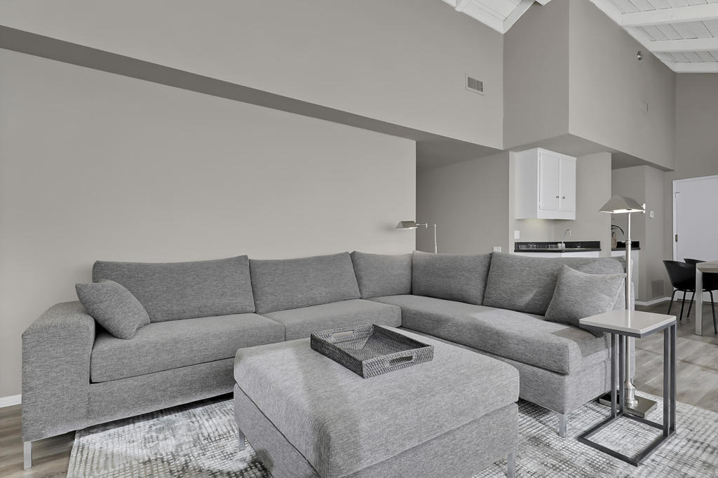 2545 Miramonte Circle W - Photo 2