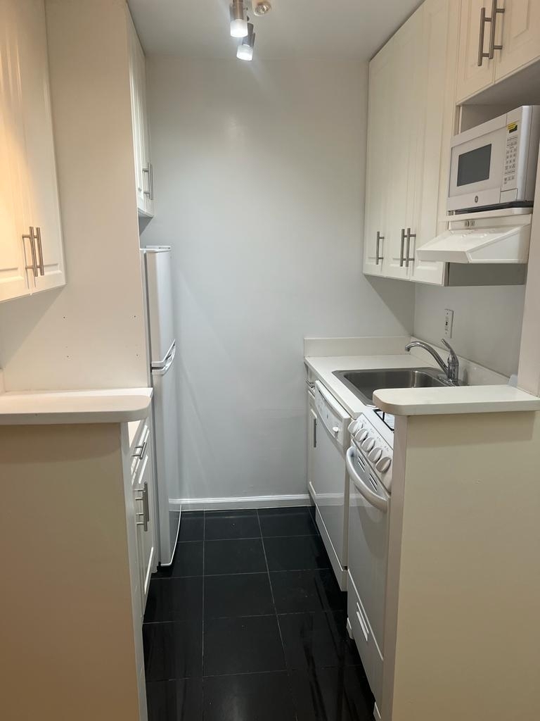 East 74th Street - Photo 0