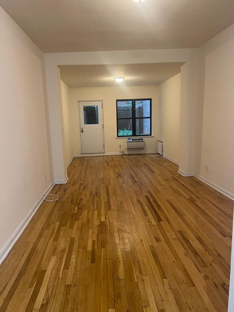 East 74th Street - Photo 3