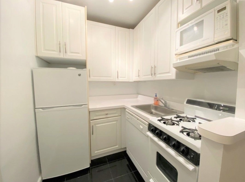 East 74th Street - Photo 0
