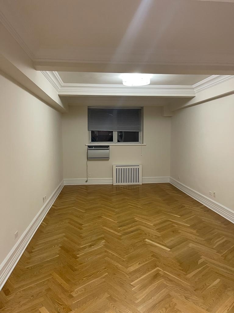 West 16th Street - Photo 2