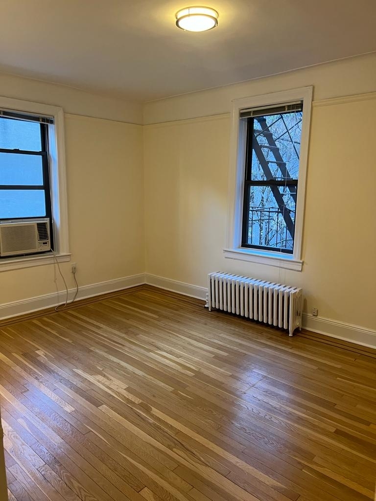East 51st Street - Photo 3
