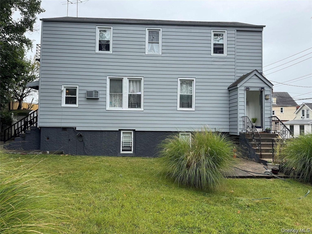 209 Lincoln Avenue - Photo 0