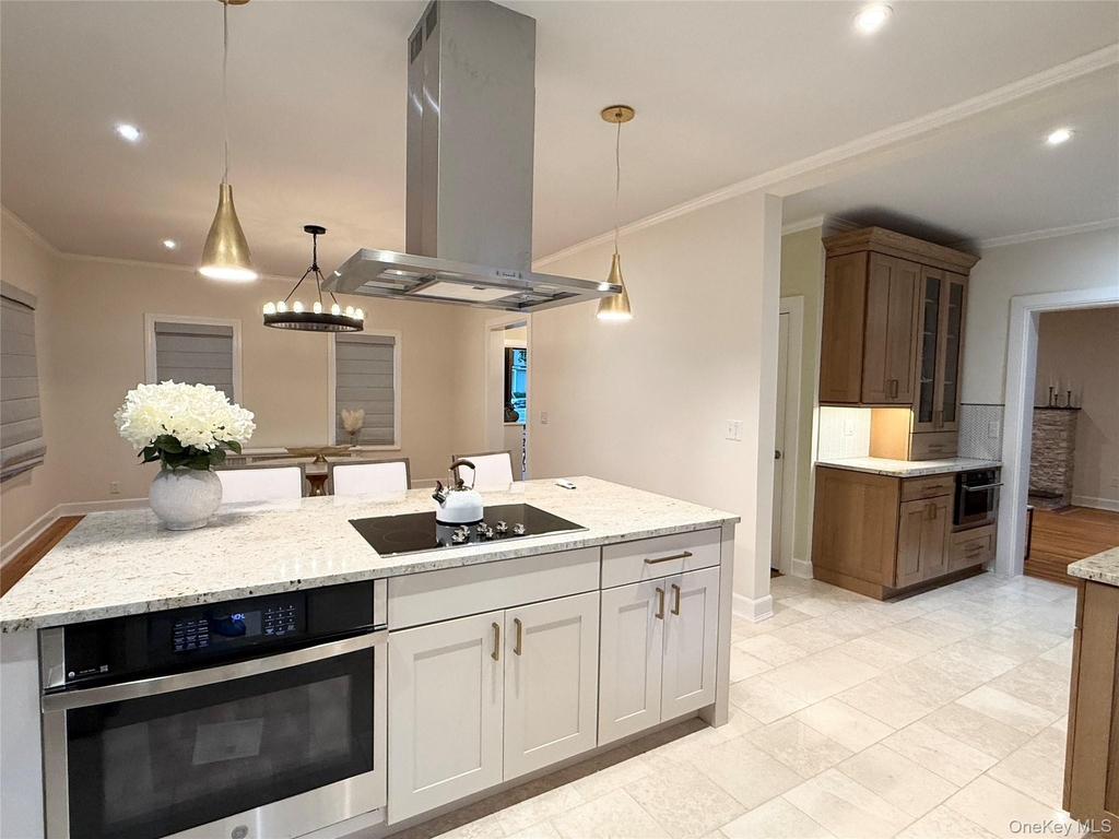 85 Violet Avenue - Photo 1