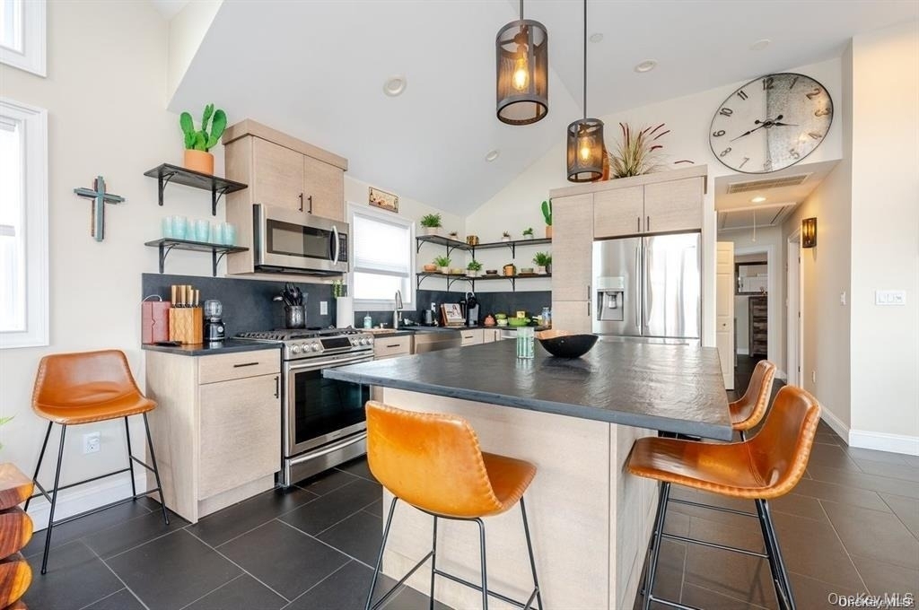 62 Ohio Avenue - Photo 2
