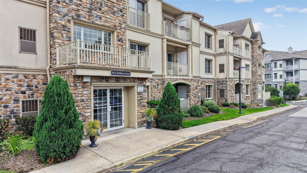 24 N De Baun Avenue - Photo 1