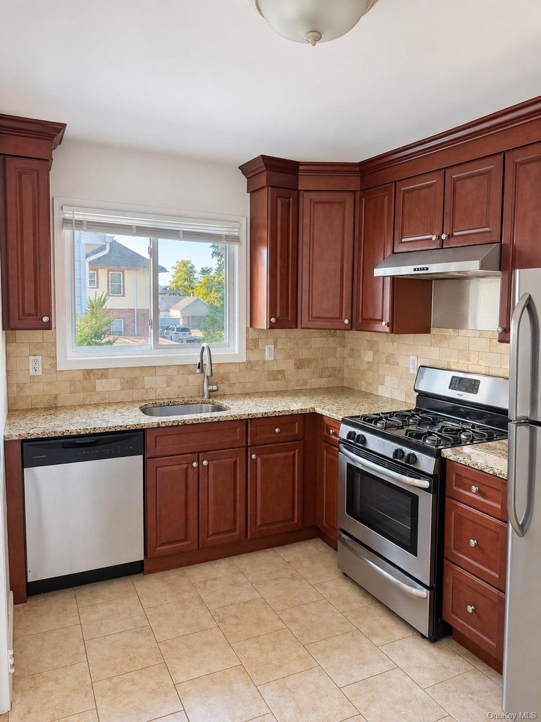 94 Union Avenue - Photo 2
