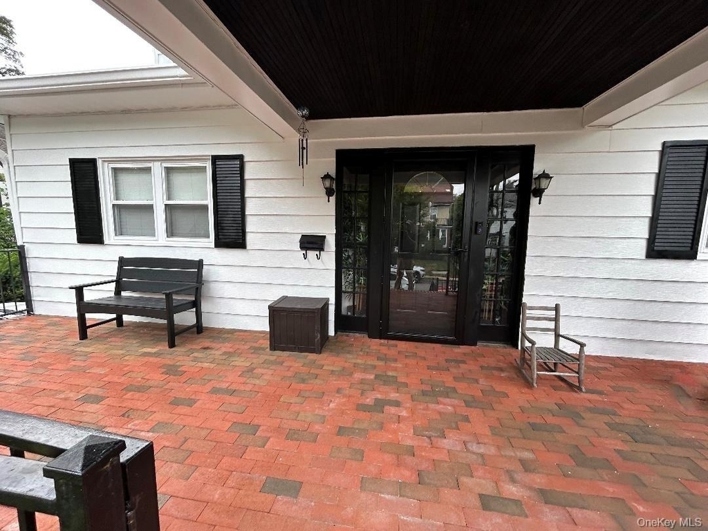 324 Hayward Avenue - Photo 1