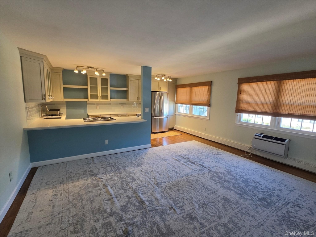 240 S Broadway - Photo 8