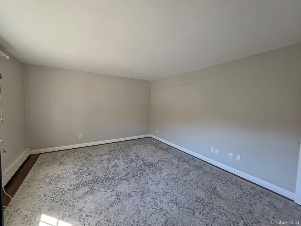 240 S Broadway - Photo 15