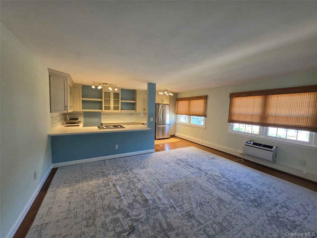 240 S Broadway - Photo 9