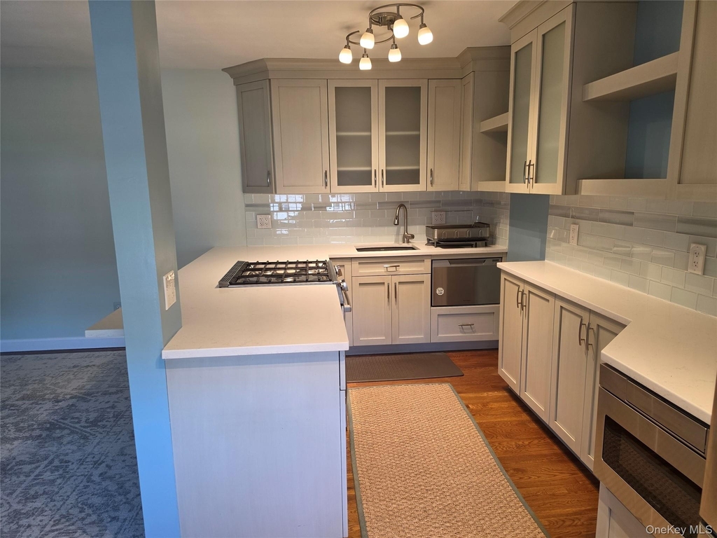 240 S Broadway - Photo 2