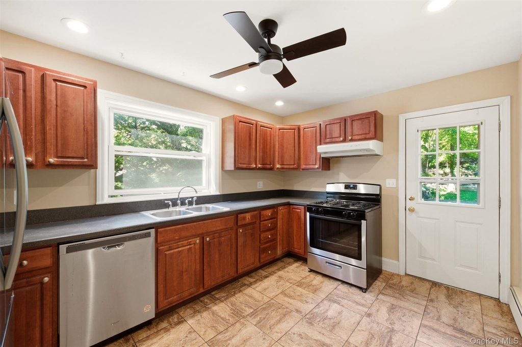 149 Fort Salonga Road - Photo 5