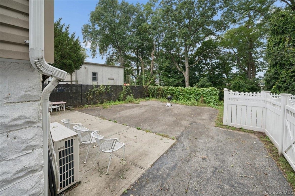 84 Howard Street - Photo 16