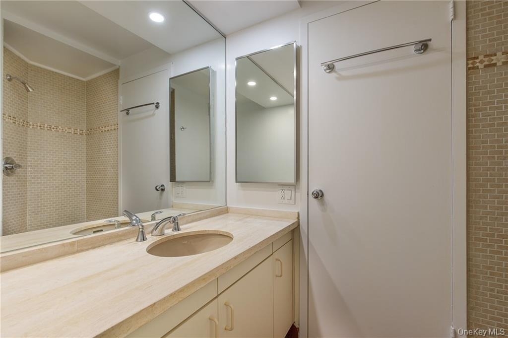 10 Cottage Place - Photo 16