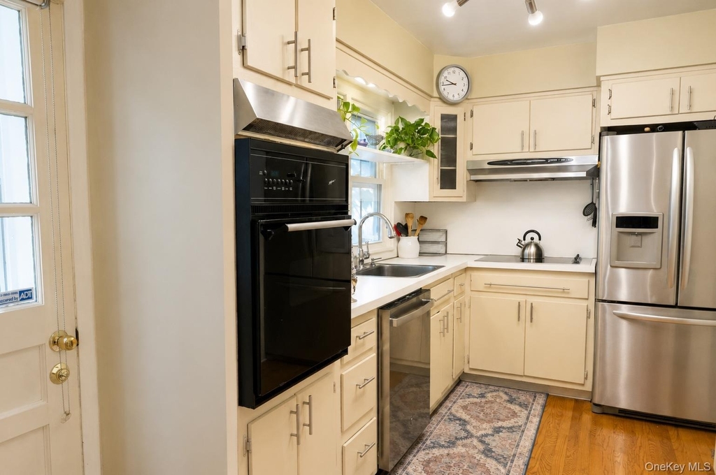 1035 Shore Acres Drive - Photo 6