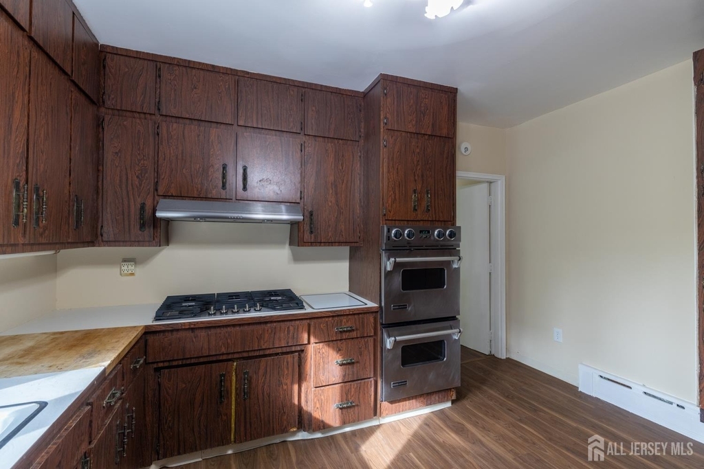 110 N 2nd Avenue N - Photo 5