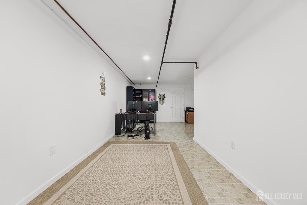 197 Barclay Court - Photo 22