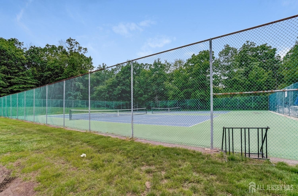 197 Barclay Court - Photo 27