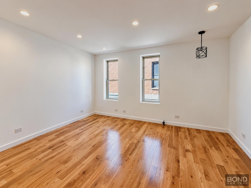 285 Rockaway Parkway - Photo 1