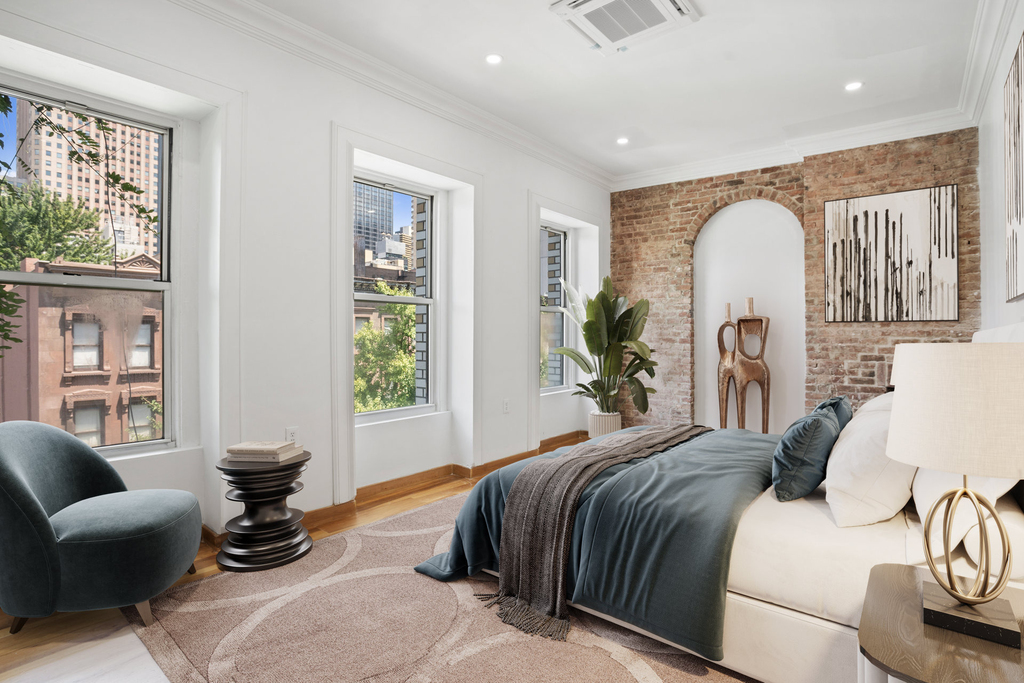 328 W 46th Street - Photo 3