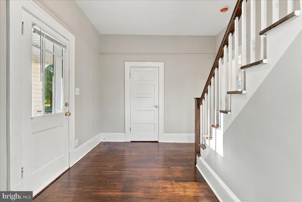 143 S Purcell Avenue - Photo 1