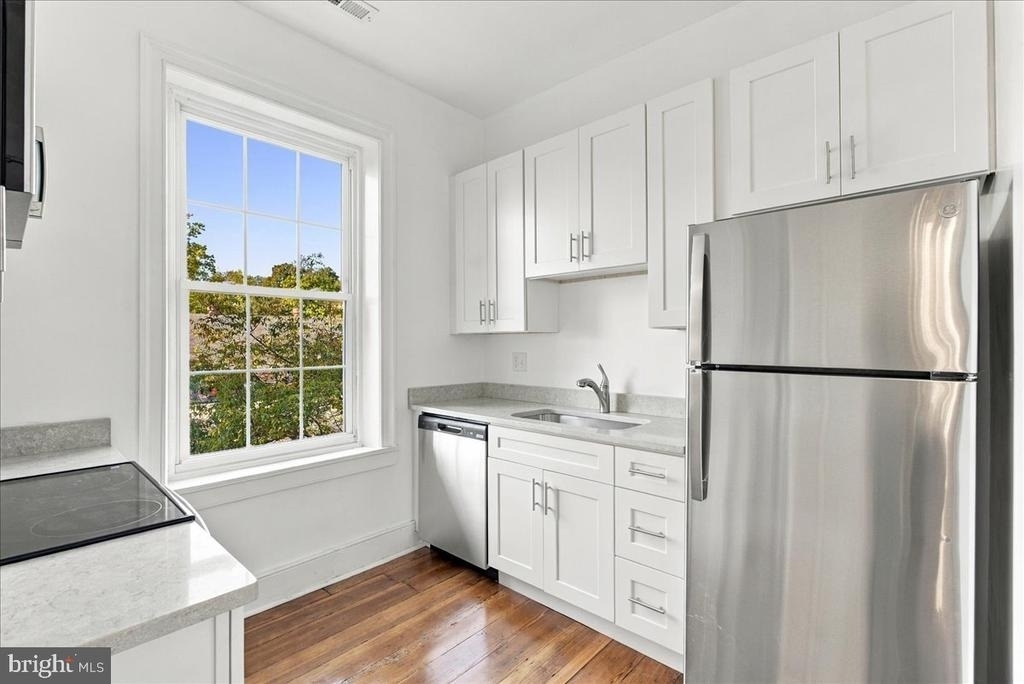 324 W Boscawen Street - Photo 1