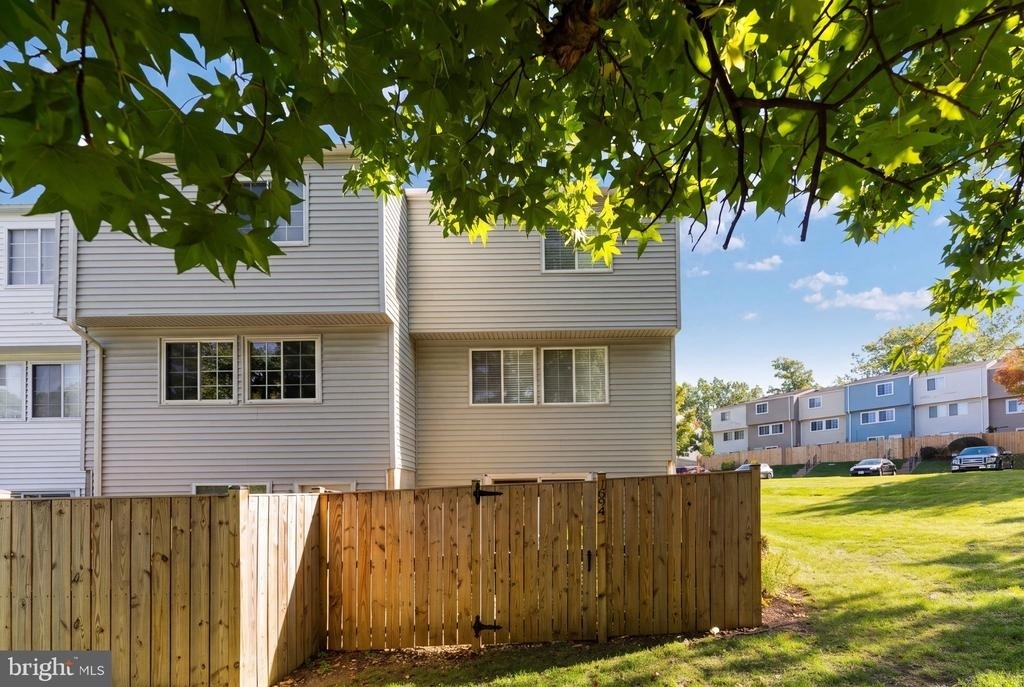 1684 Thenia Place - Photo 28