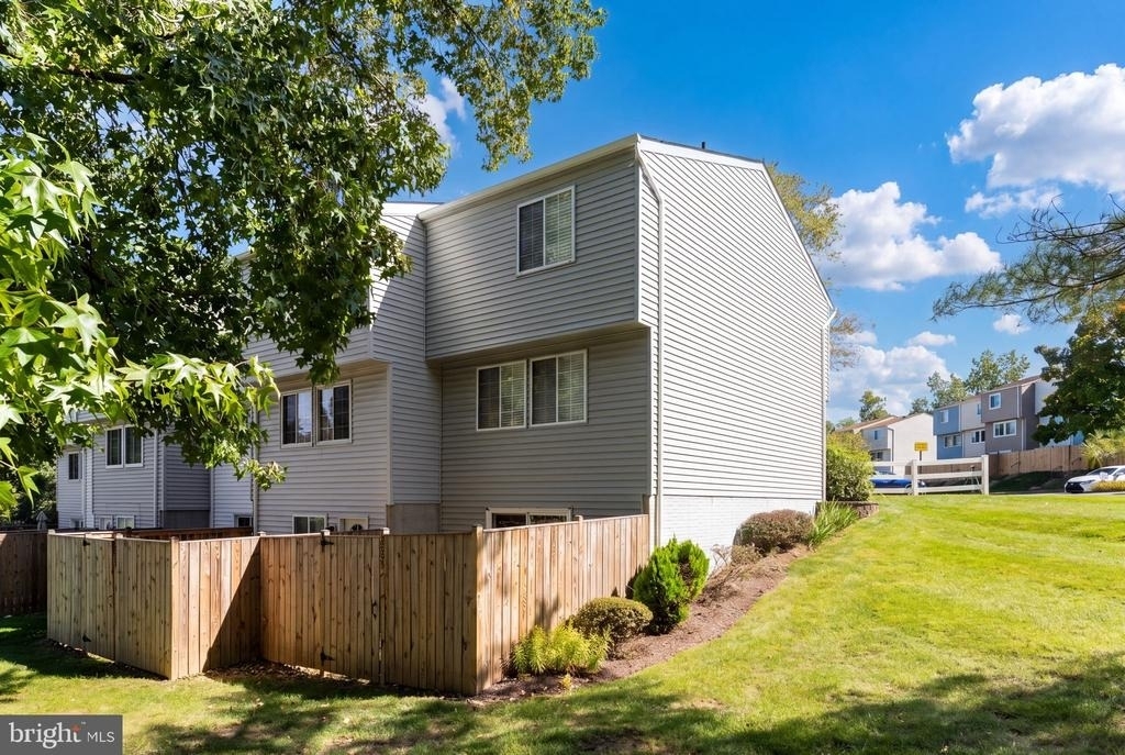 1684 Thenia Place - Photo 29
