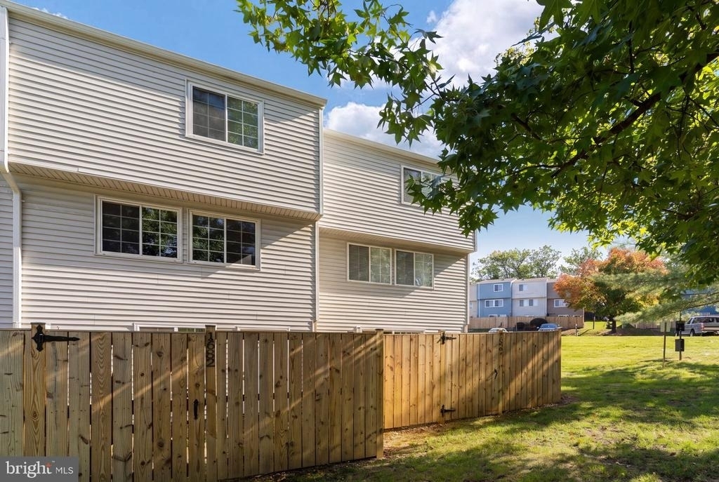 1684 Thenia Place - Photo 25