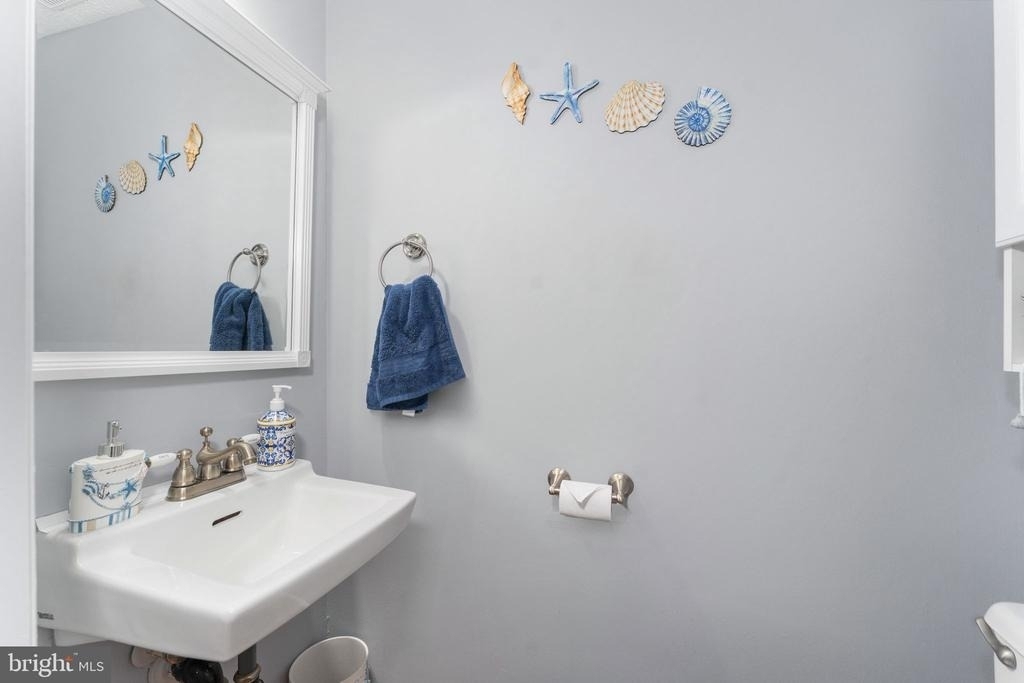 1684 Thenia Place - Photo 22