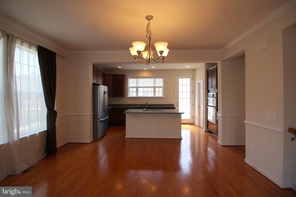 5800 Foley Street - Photo 8