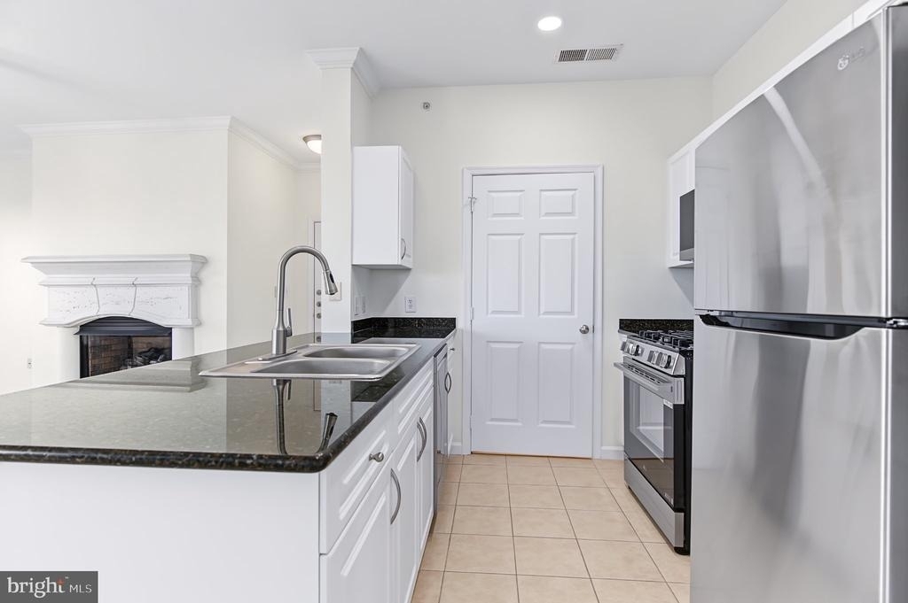 12921 Centre Park Circle - Photo 8