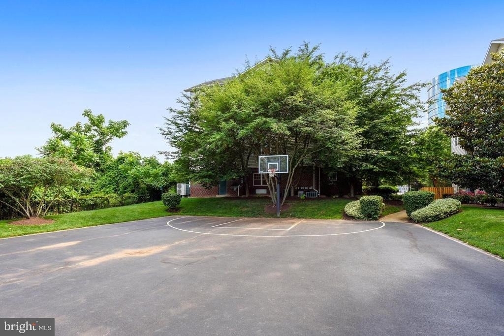 1571 Spring Gate Drive - Photo 25