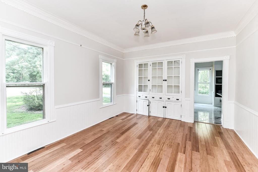 2415 Sandburg Street - Photo 10