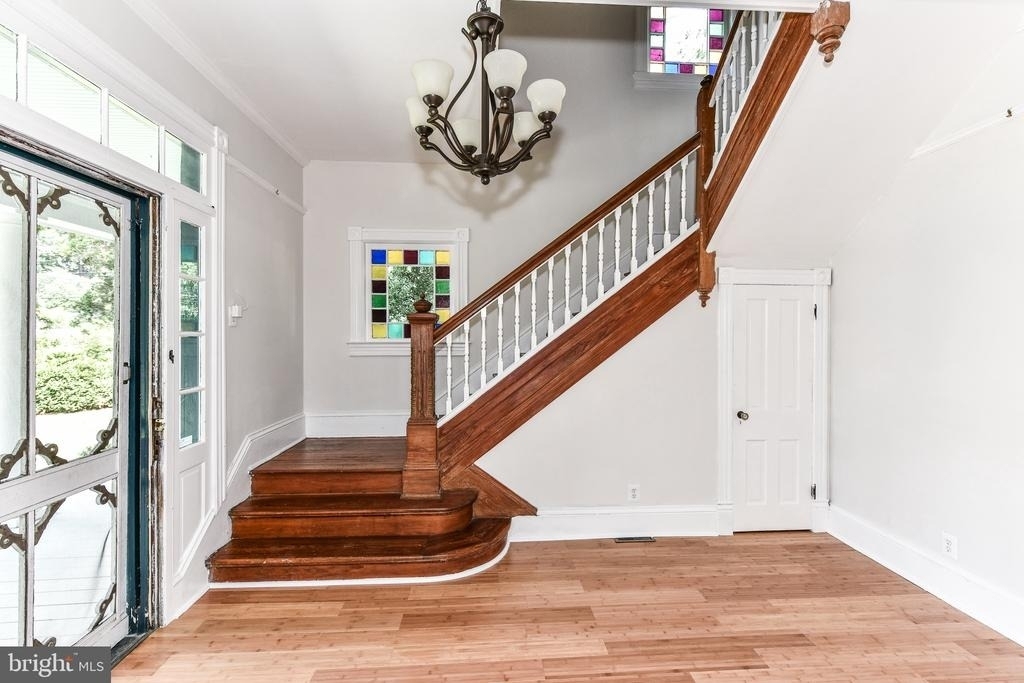 2415 Sandburg Street - Photo 6