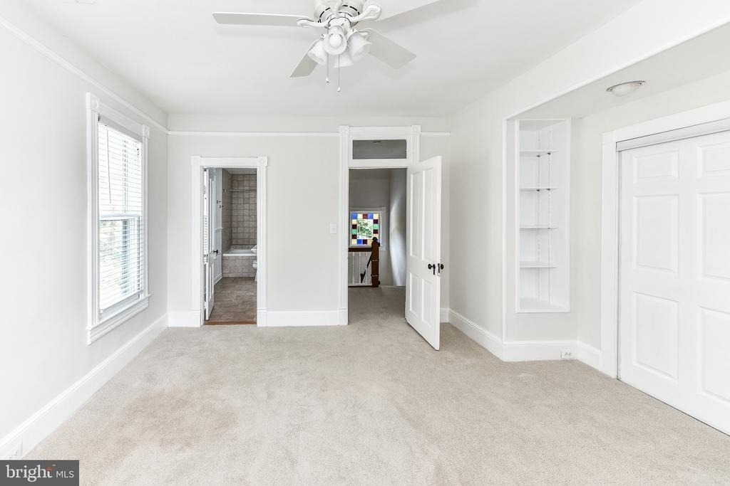 2415 Sandburg Street - Photo 21