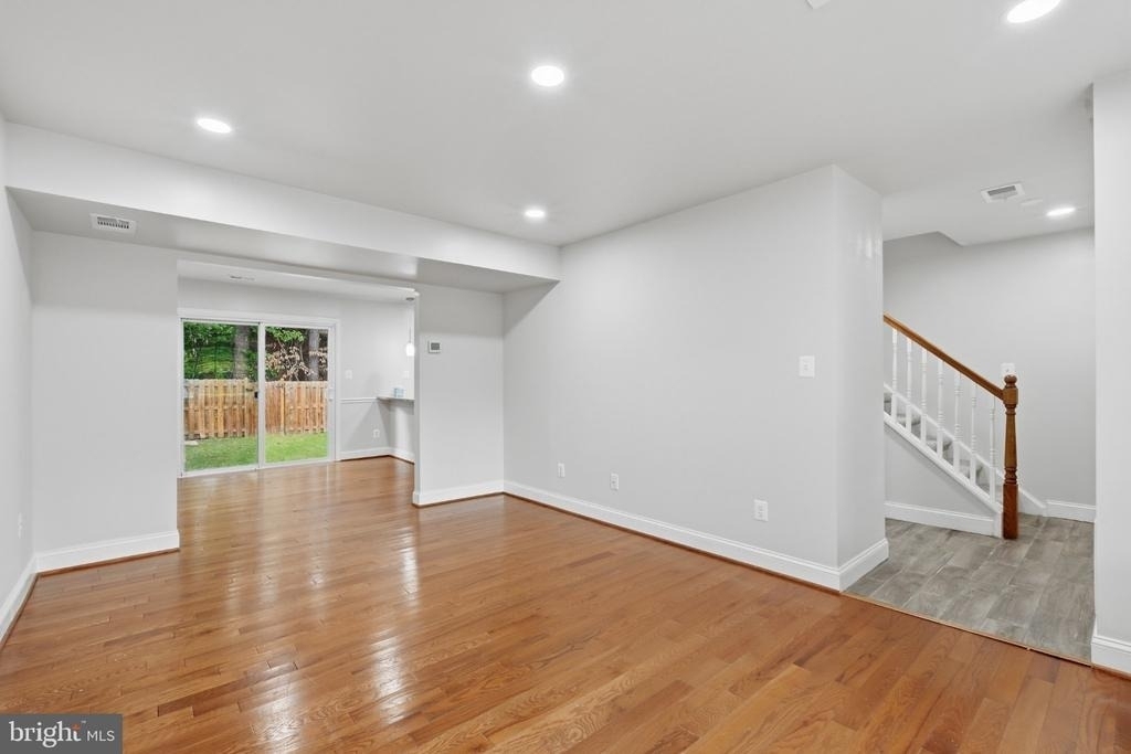 8312 Moline Place - Photo 6