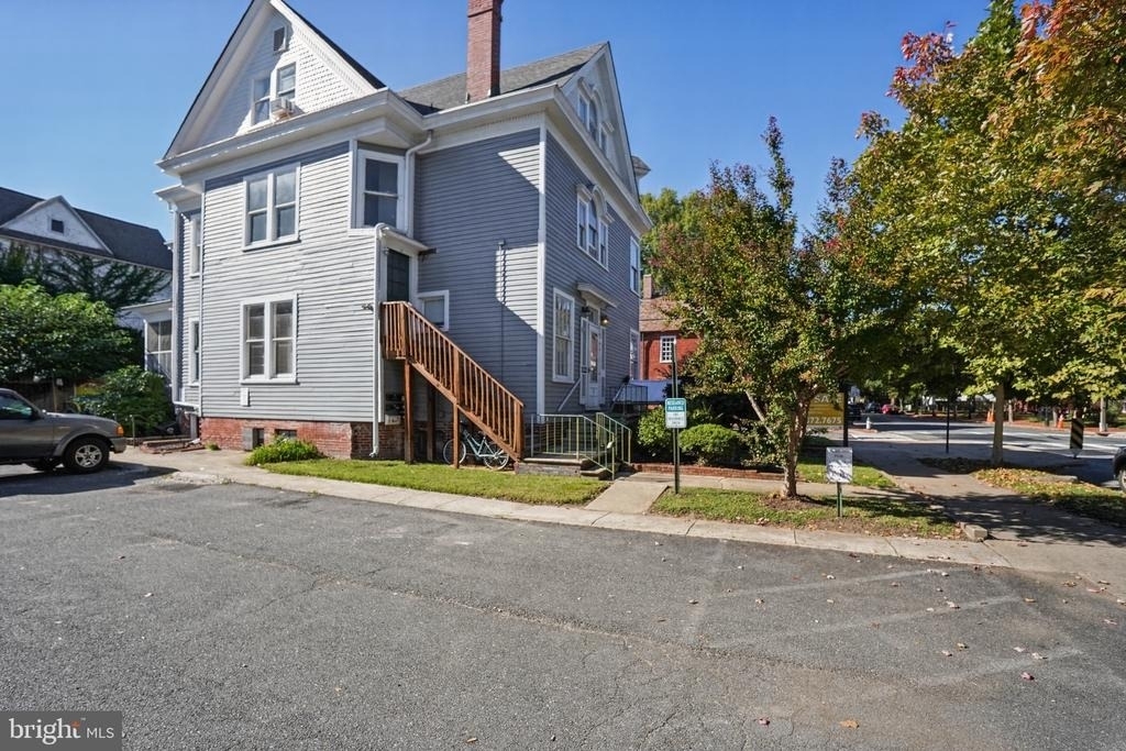1122 Caroline Street - Photo 0