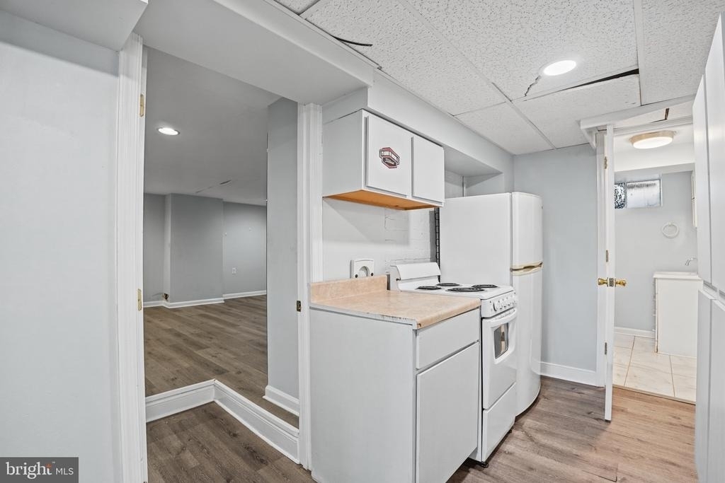 1122 Caroline Street - Photo 10