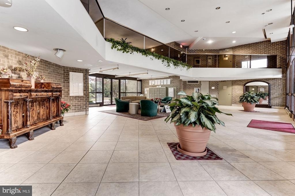 803 N Howard Street - Photo 2