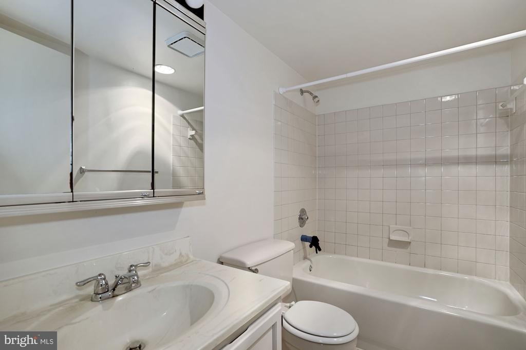 803 N Howard Street - Photo 7