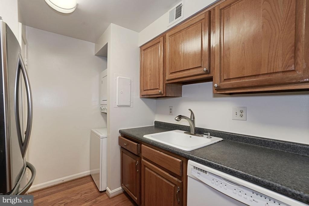 803 N Howard Street - Photo 17