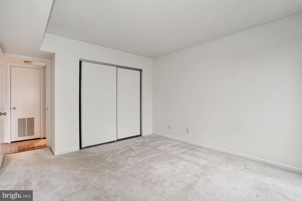 803 N Howard Street - Photo 5