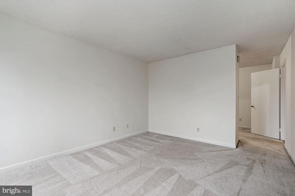 803 N Howard Street - Photo 10