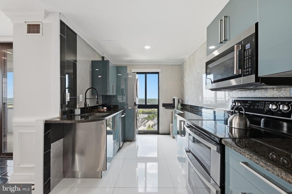 250 S Reynolds Street - Photo 8